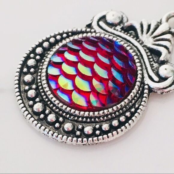 Iridescent Purple Green Mermaid Silver Tone Necklace NWT - Picture 2 of 7